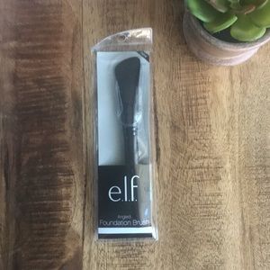 e.l.f Angled Foundation Brush